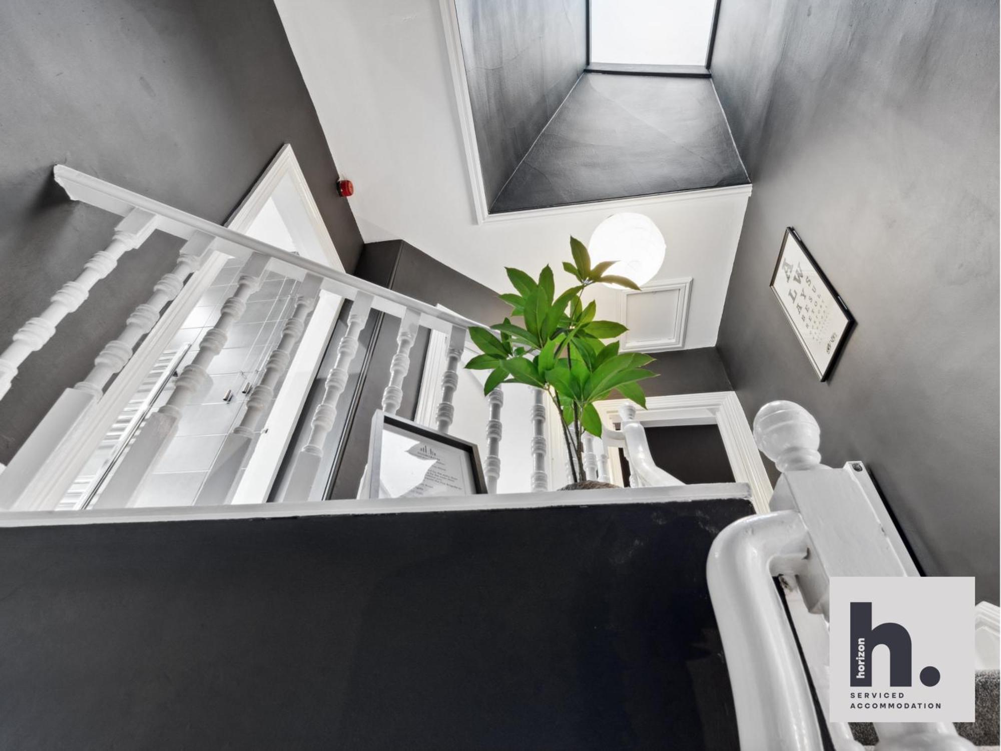 Free Parking - Penthouse - Business Stays - Relocating - St 해러게이트 외부 사진