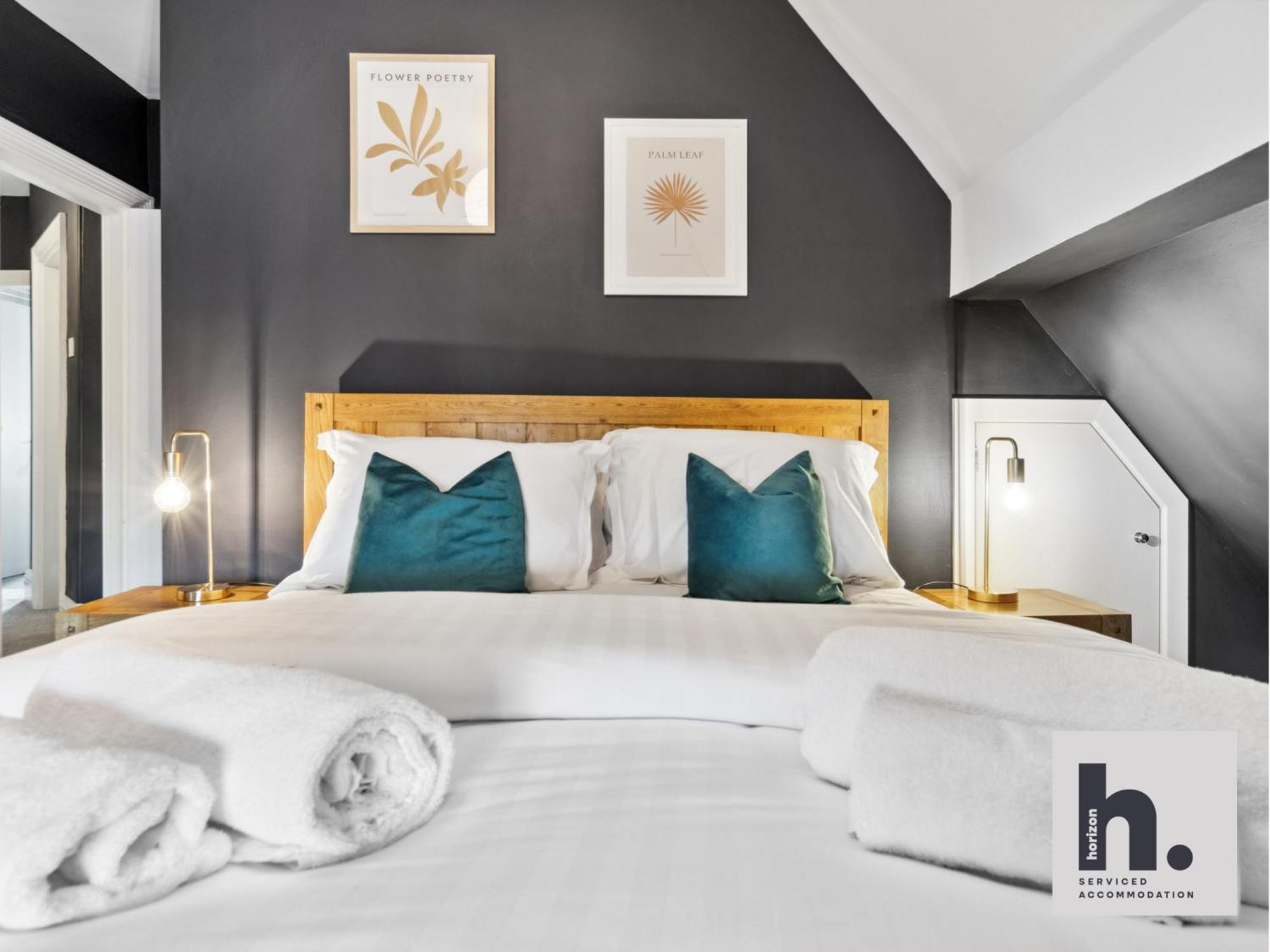 Free Parking - Penthouse - Business Stays - Relocating - St 해러게이트 외부 사진