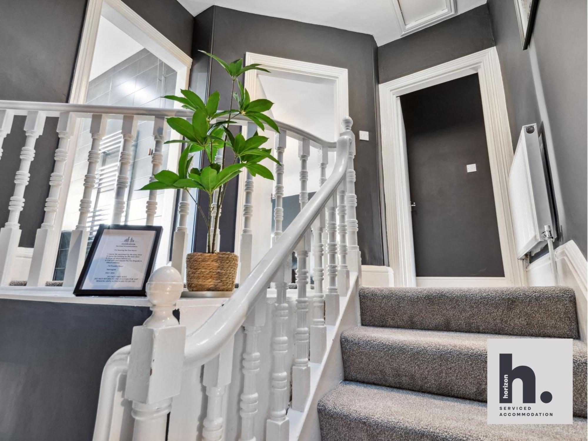 Free Parking - Penthouse - Business Stays - Relocating - St 해러게이트 외부 사진