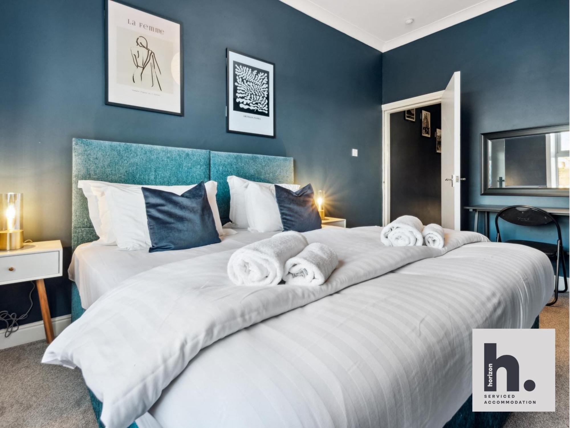 Free Parking - Penthouse - Business Stays - Relocating - St 해러게이트 외부 사진