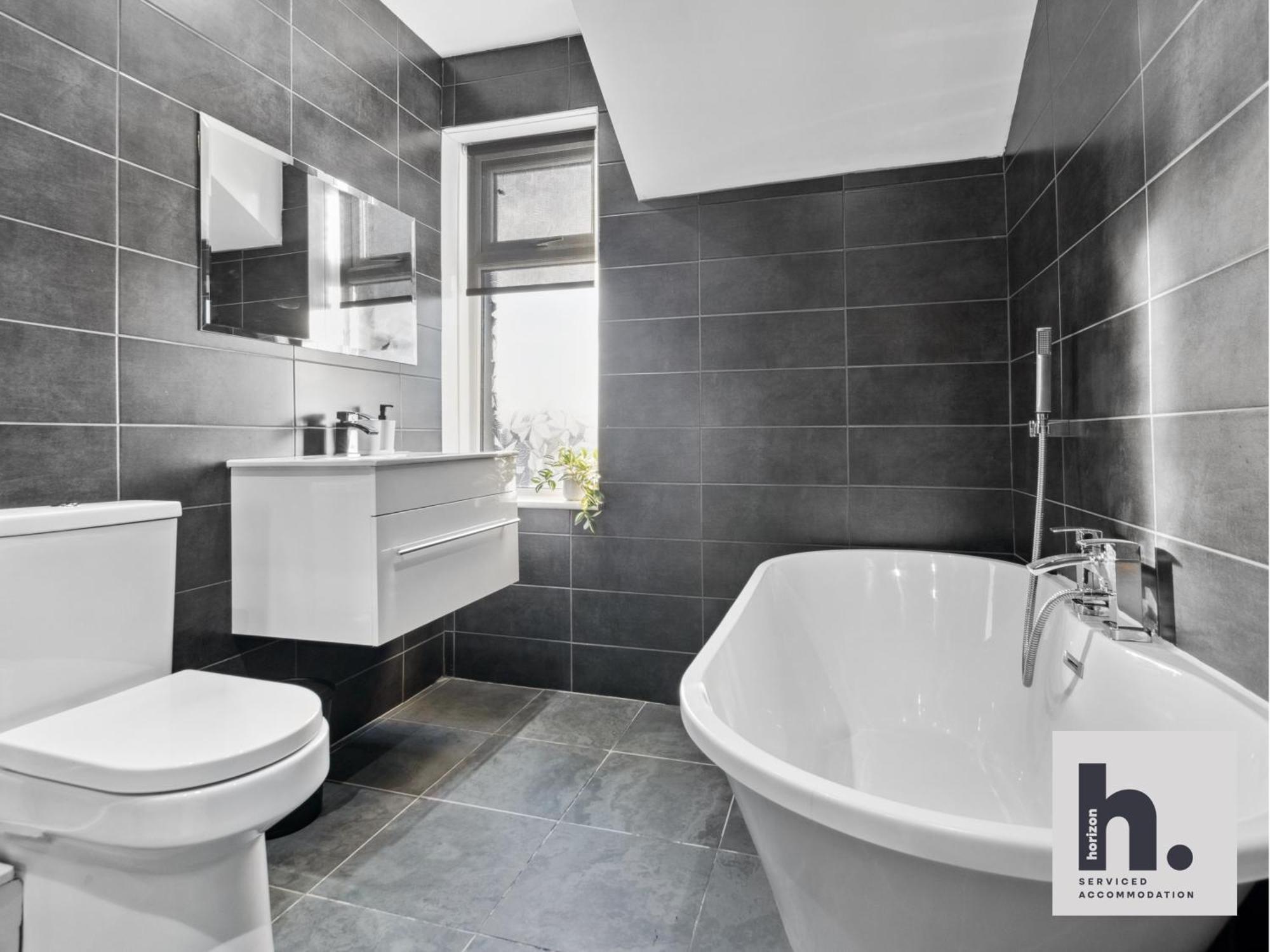 Free Parking - Penthouse - Business Stays - Relocating - St 해러게이트 외부 사진